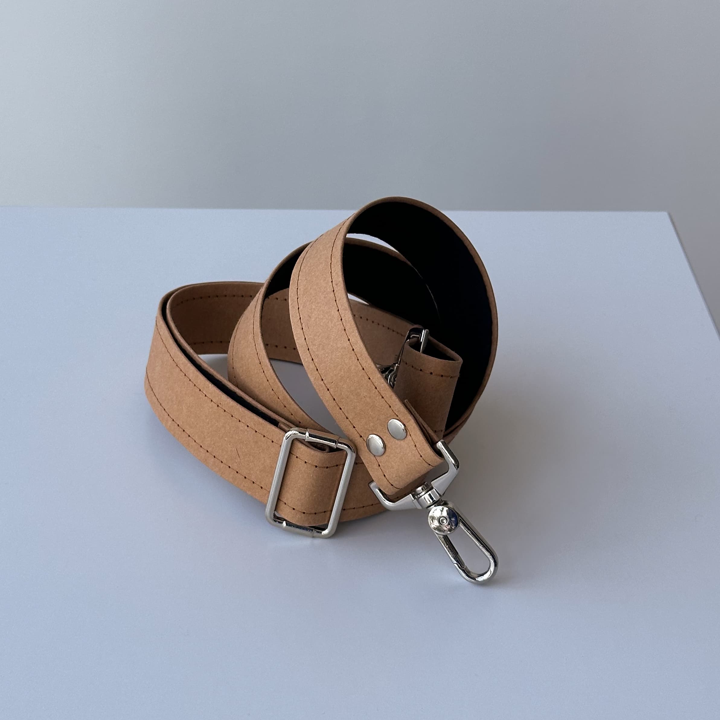 Широкий регульований ремінець